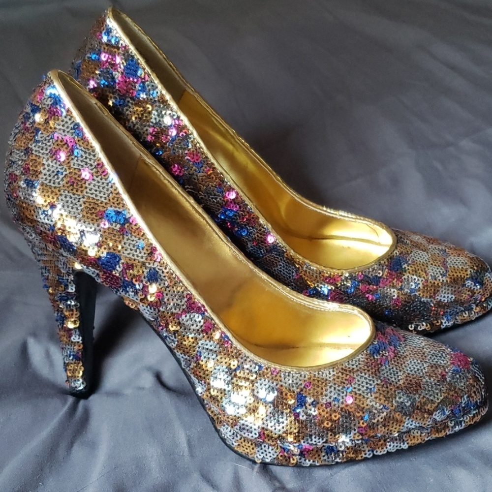 Nine West Rocha Rainbow Sequin Pump Heel Size